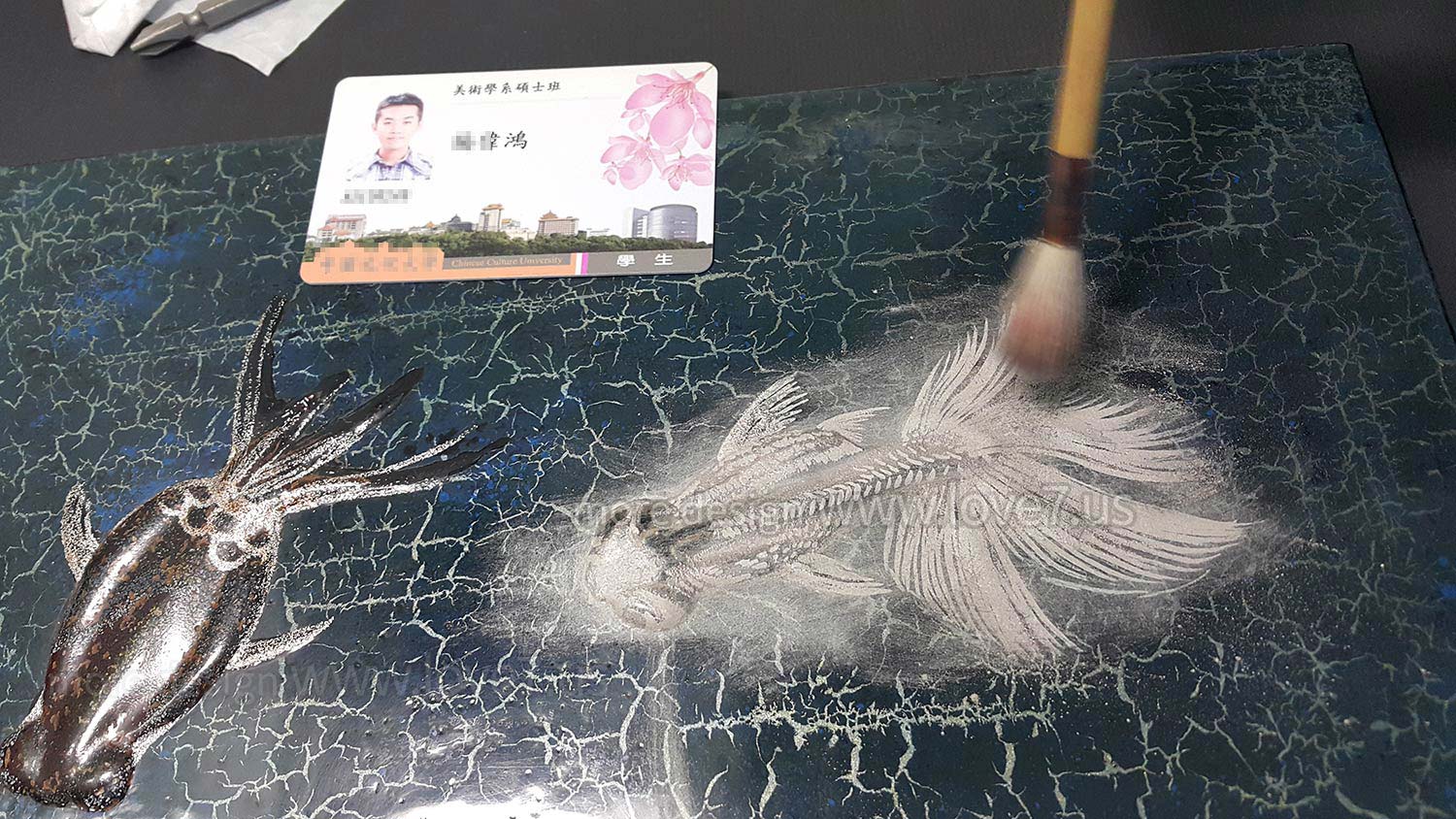 粉筒是蒔繪漆畫裡重要的工具